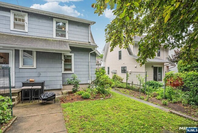 Building Photo - 133 Highwood Ave