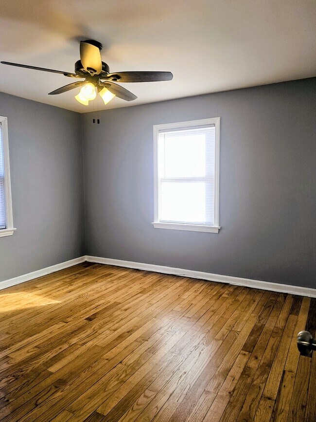 Building Photo - 7630 S Jeffery Blvd