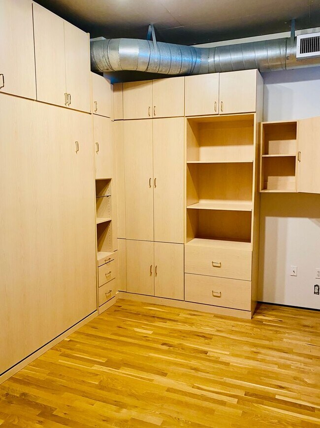 Building Photo - 408 NW 12th Ave