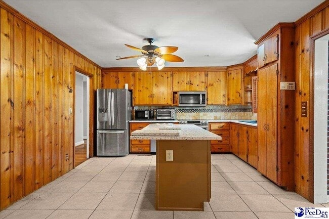 Building Photo - 726 Wisteria Dr