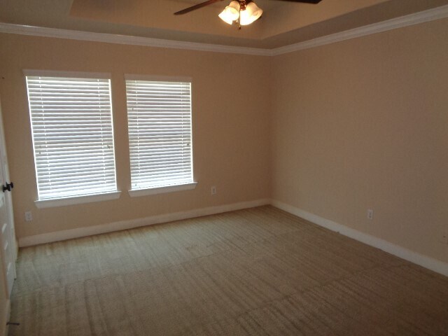 Building Photo - 106 Hillandale Ct