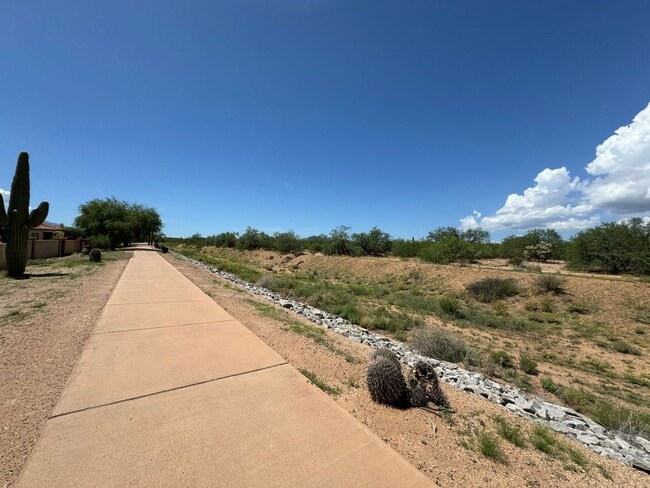 Building Photo - 4 Bedroom - 2.5 Bath - 2485 Sq. Ft - Sahuarita