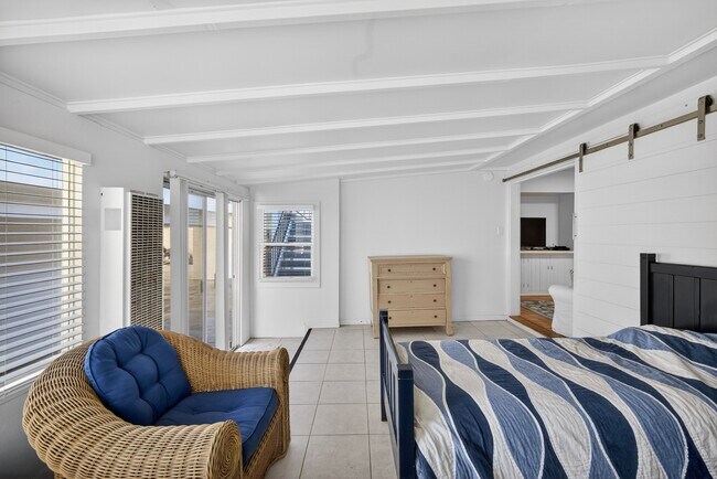 Building Photo - 237 Avenida Montalvo