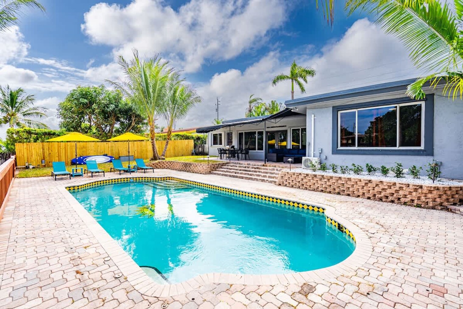 Building Photo - 1712 NE 18th Ave