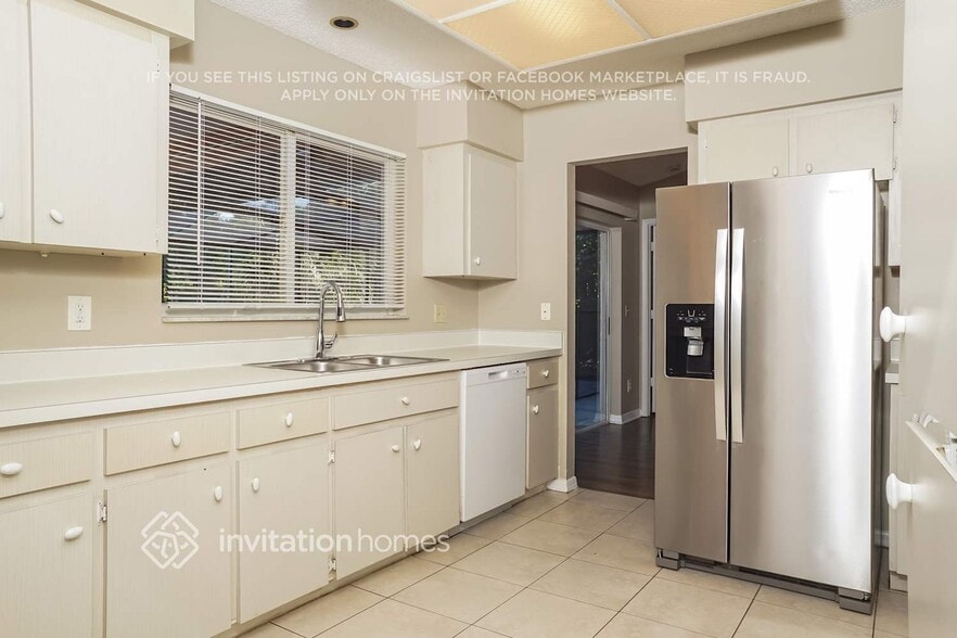 Building Photo - 7115 Queen Palm Cir