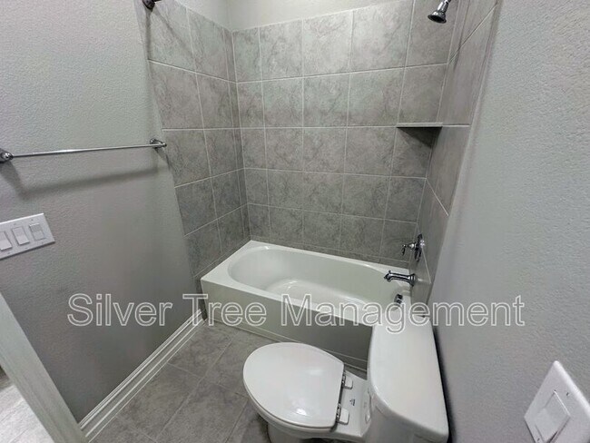 Building Photo - 1104 Pinnacle Ridge Rd