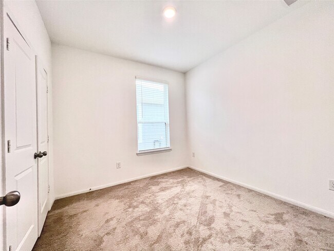 Building Photo - 17835 Plow Horse Ln