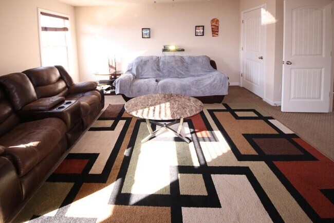 Building Photo - 3415 Pointe Vecchio Cir