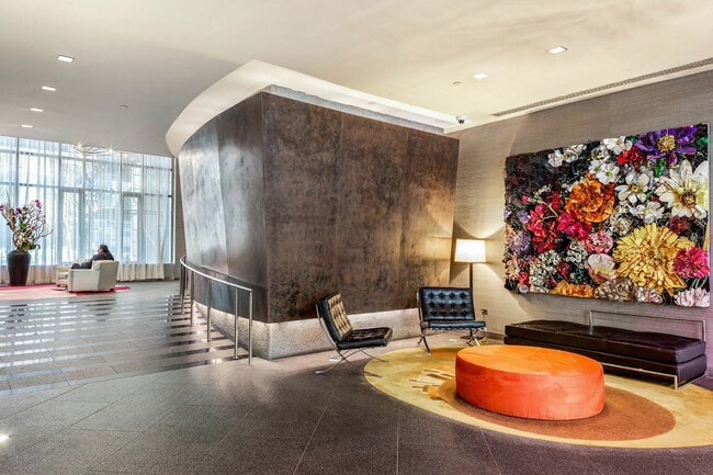 Building Photo - 325 5th Ave