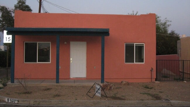Building Photo - 2401