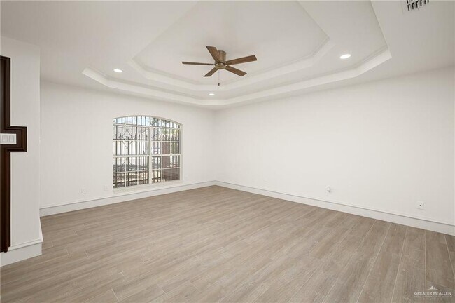 Building Photo - 309 N 36th Ln