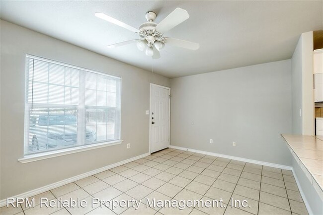 Building Photo - 107 Castleberry Ct