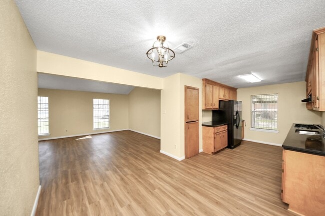 Building Photo - 8105 Lanham Ln