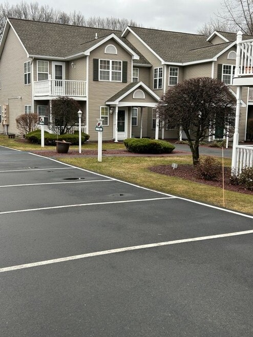 Building Photo - 55 Elderberry Ct