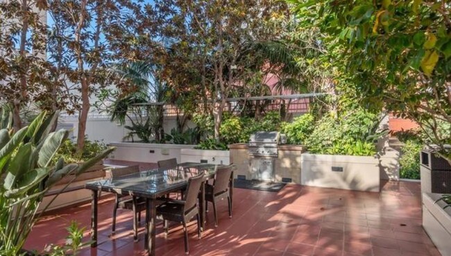 Building Photo - 1431 Pacific Hwy