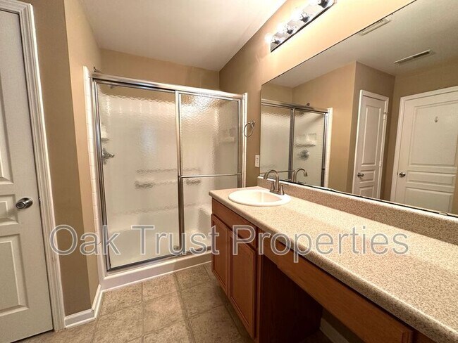 Building Photo - 5150 Trump St