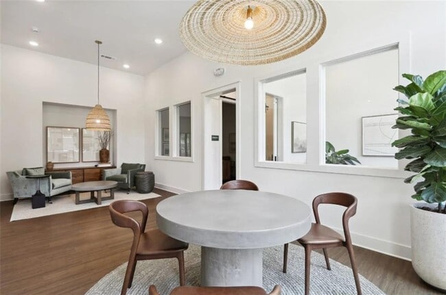 Building Photo - 75 Overlook Pkwy SE