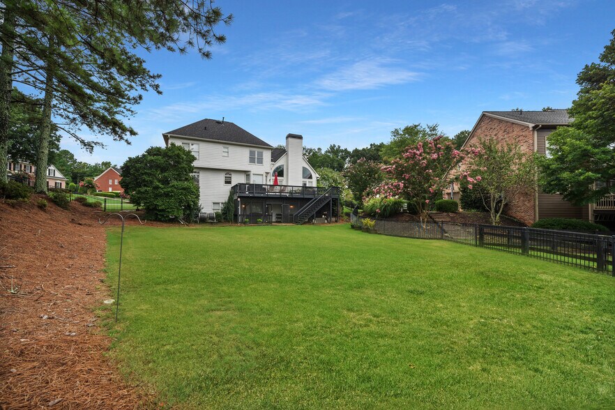 Backyard - 600 Lyndhurst Cir