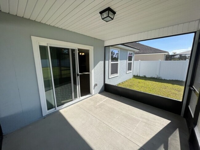Building Photo - Introducing this stunning 4-bedroom, 2-bat...