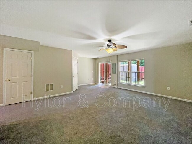 Building Photo - 15716 Palermo Terrace