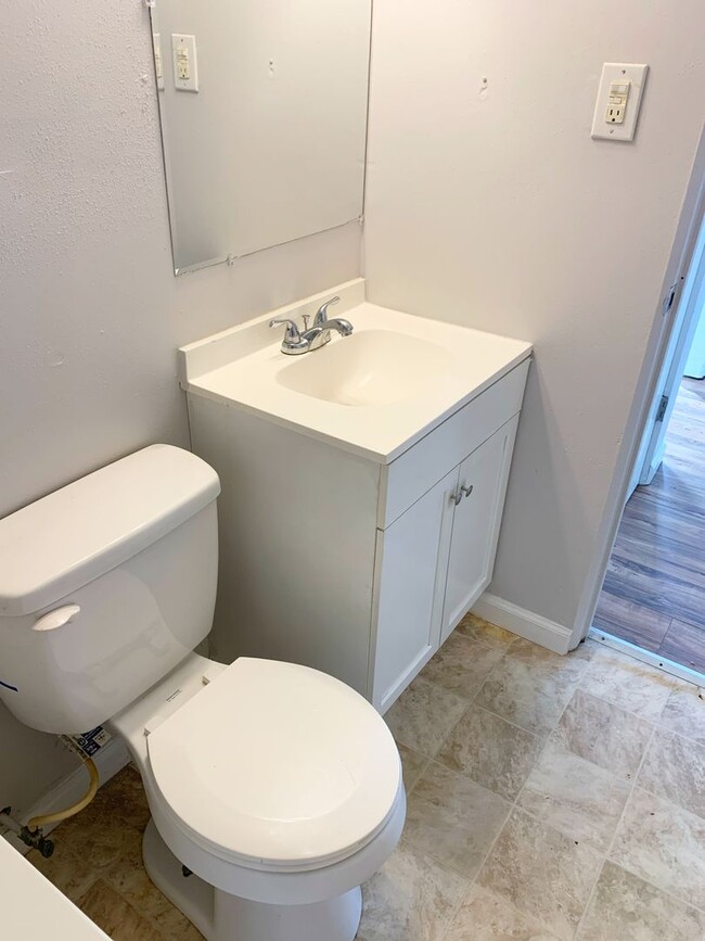 Building Photo - Renovated and Move In Ready...725 Ashland, Mitchell, IL 62040