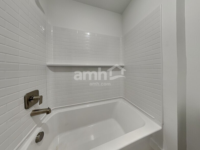 Building Photo - 8010 Katriel Ct SW