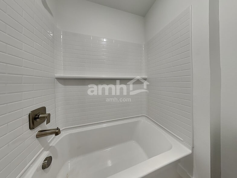 Building Photo - 8030 Sabelle St SW