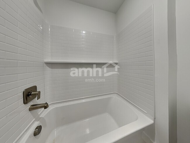 Building Photo - 7725 Selah St SW