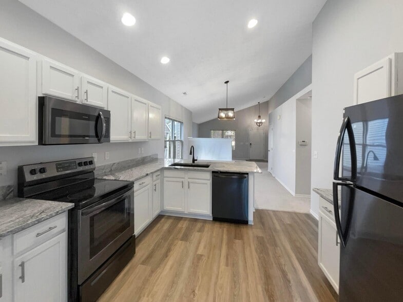 Building Photo - 9296 Polaris Green Dr