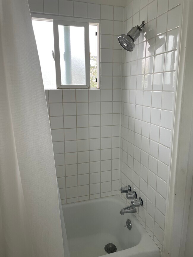 Building Photo - 521 Arcade Dr