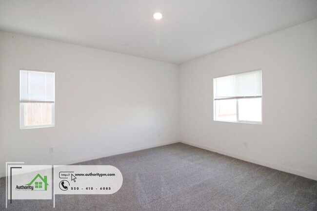 Building Photo - 3010 Silverstone Dr