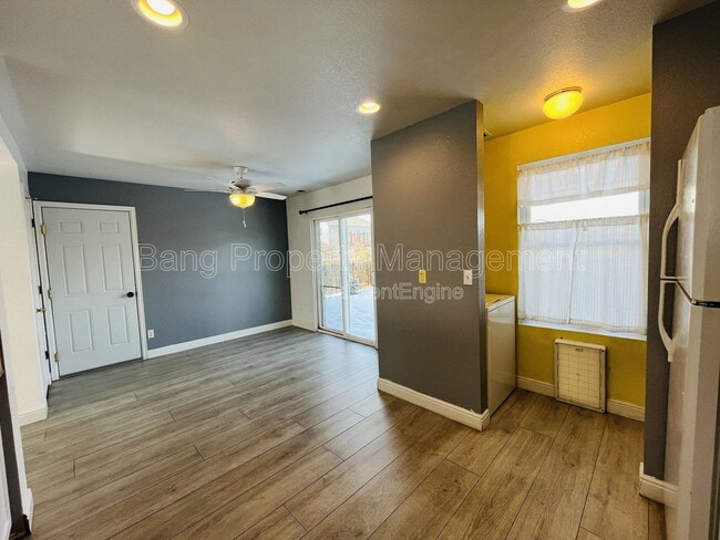 Building Photo - 1217 Bluejay Ave