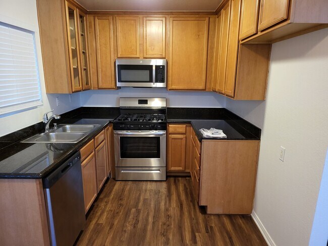 Building Photo - Close to Base, Private Laundry, Reserved Parking