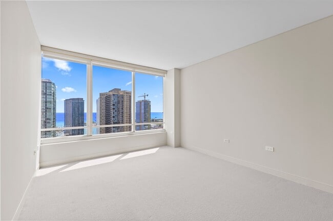Building Photo - 1009 Kapiolani Blvd