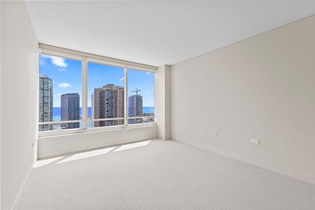Building Photo - Great Location in the Heart of Honolulu ~ ...