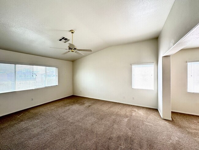 Building Photo - Cimarron Village