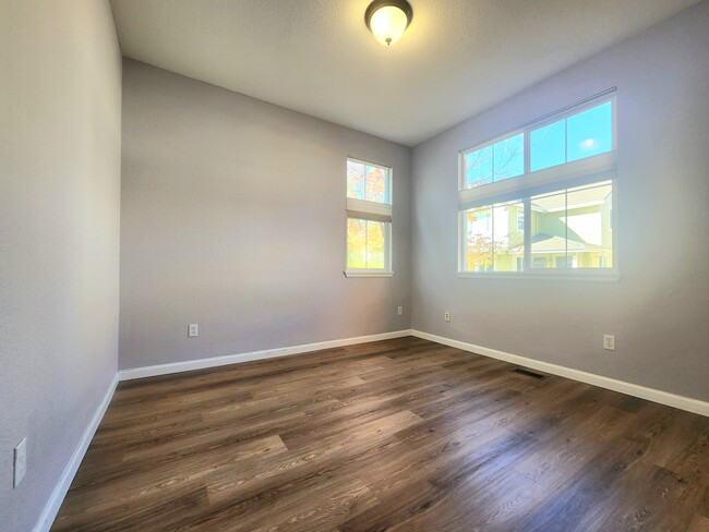 Main Floor - Office/Bedroom - 10605 Wynspire Way