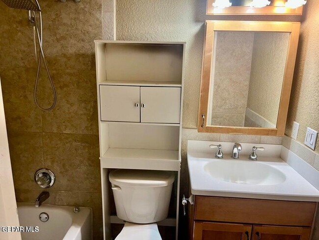 Building Photo - 7409 Edgemere Blvd