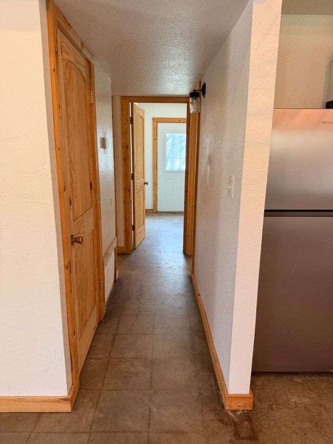 Building Photo - 206 Timber Ln Loop