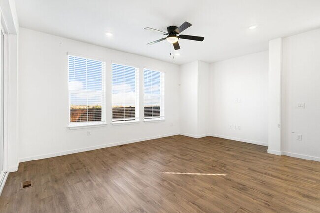 Building Photo - Charming 3 beds 2 baths in Commerce City! ...