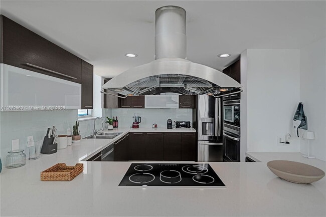 Building Photo - 7930 East Dr