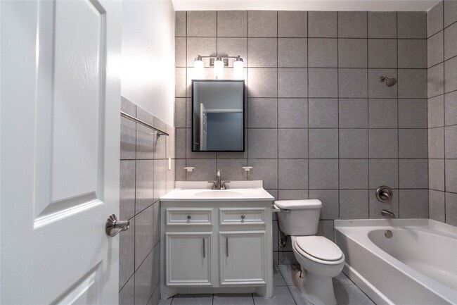 Building Photo - 1122 Ryon St