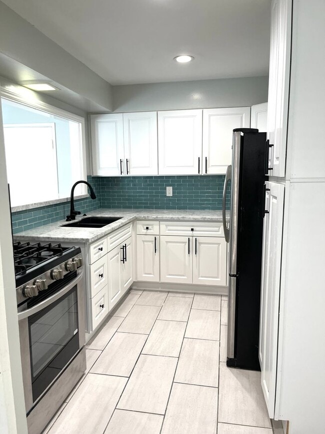 Building Photo - North Inglewood Home