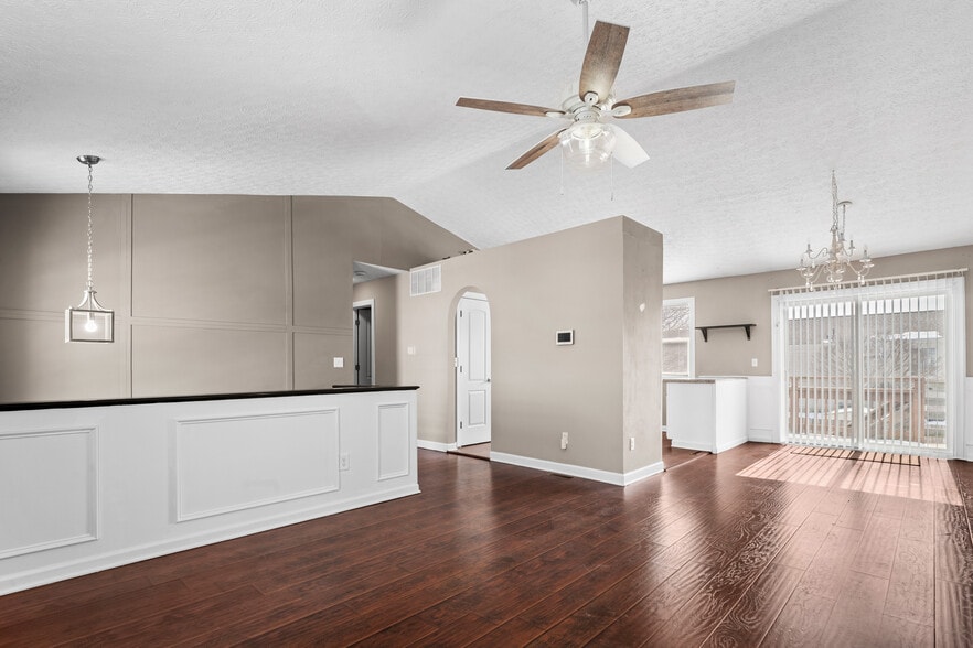 Building Photo - 6069 Northbend Dr