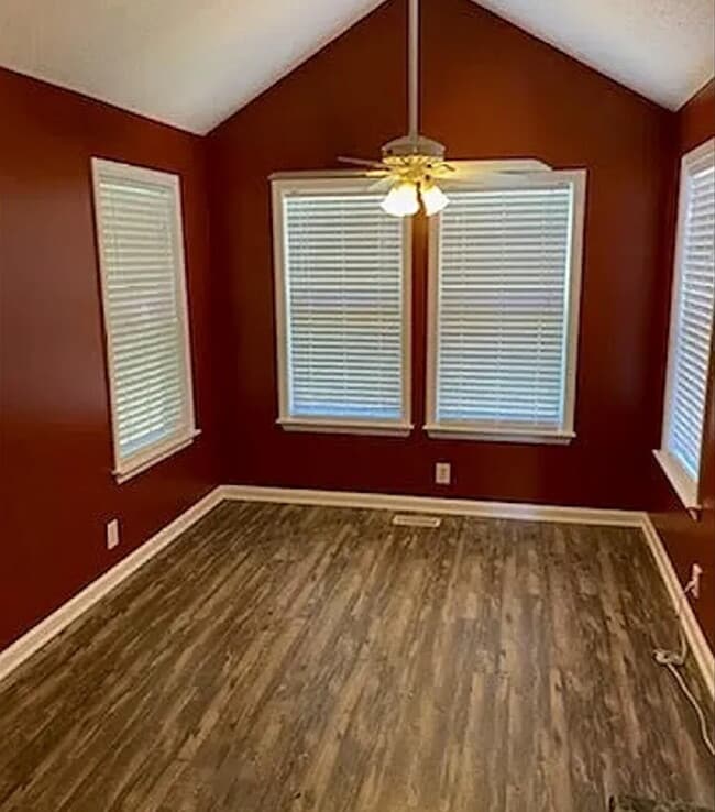 Building Photo - Charming 3-Bedroom Home with 2 Full Baths ...