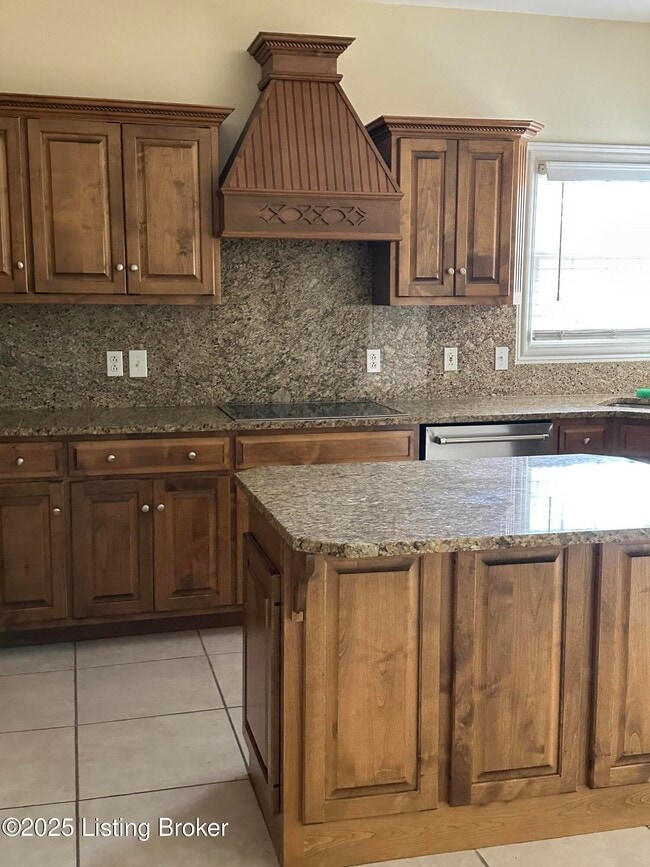 Building Photo - 17014 Ashburton Dr