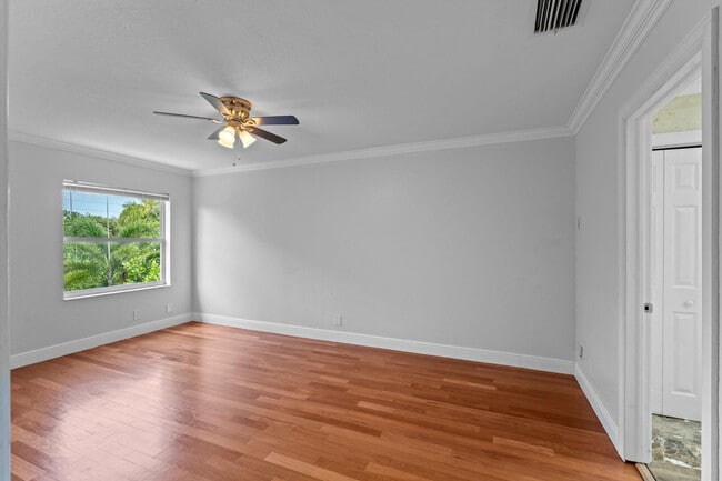 Building Photo - 7803 NW 70th Ave