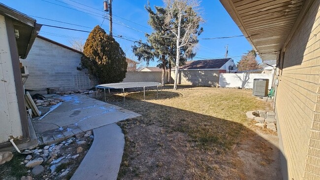 Building Photo - 3600 S 6505 W