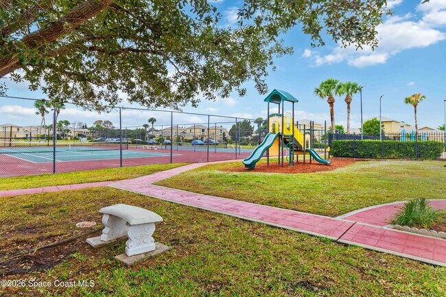 Building Photo - 1020 Abada Ct NE