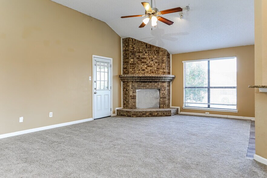Building Photo - 6320 Woodstream Trail